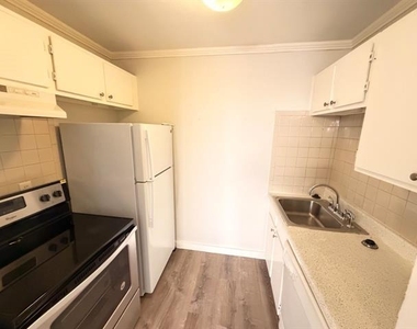 4115 Douglas Avenue - Photo Thumbnail 9