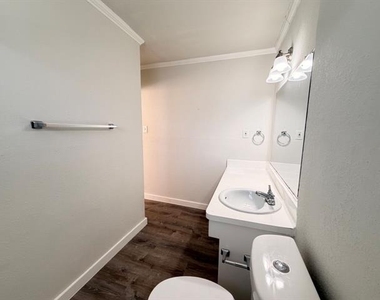 4115 Douglas Avenue - Photo Thumbnail 8