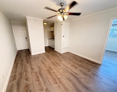 4115 Douglas Avenue - Photo Thumbnail 4