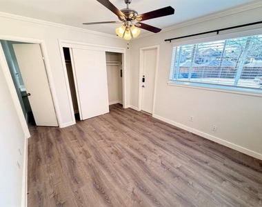 4115 Douglas Avenue - Photo Thumbnail 5