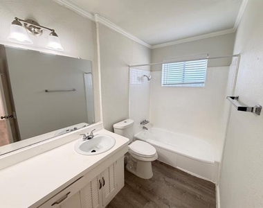 4115 Douglas Avenue - Photo Thumbnail 7