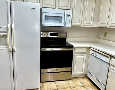 3140 Devonshire Drive - Photo Thumbnail 6