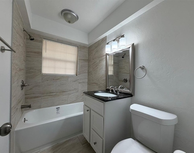 6505 N Cherokee Dr. Drive - Photo Thumbnail 3