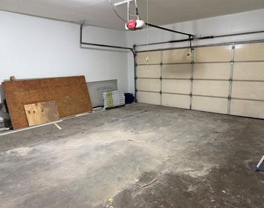 6505 N Cherokee Dr. Drive - Photo Thumbnail 11