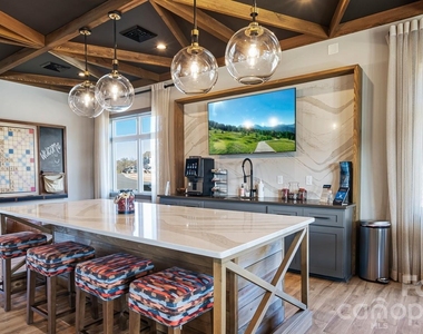 525 Wayforth Road Nw - Photo Thumbnail 6