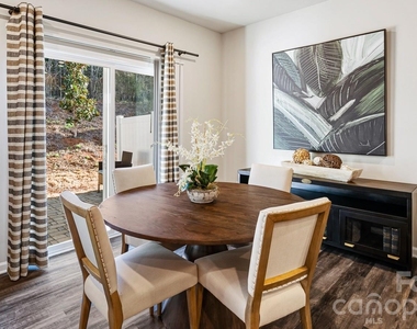 525 Wayforth Road Nw - Photo Thumbnail 14