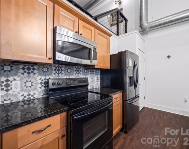 715 N Graham Street - Photo Thumbnail 11