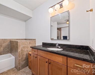 715 N Graham Street - Photo Thumbnail 22