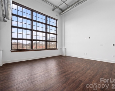 715 N Graham Street - Photo Thumbnail 15
