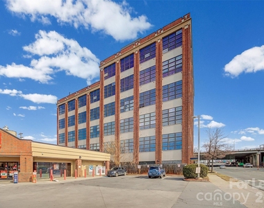 715 N Graham Street - Photo Thumbnail 8