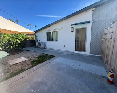 6439 1/2 Graves Avenue - Photo Thumbnail 3