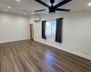 6439 1/2 Graves Avenue - Photo Thumbnail 6
