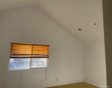 8425 Burnet - Photo Thumbnail 6