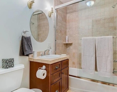 835 N Sycamore Avenue - Photo Thumbnail 9