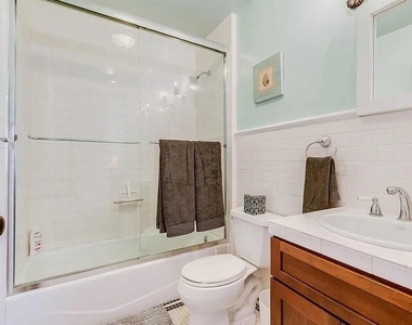 835 N Sycamore Avenue - Photo Thumbnail 8