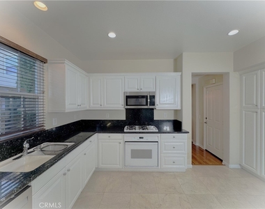 38 Gardenpath - Photo Thumbnail 20