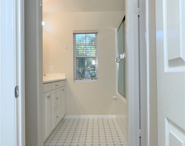 38 Gardenpath - Photo Thumbnail 27