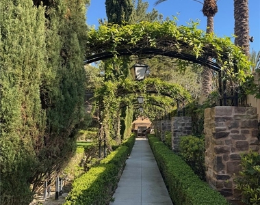 38 Gardenpath - Photo Thumbnail 8