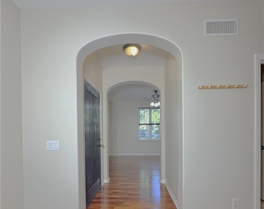 38 Gardenpath - Photo Thumbnail 13