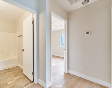 1286 Arctic Avenue - Photo Thumbnail 19