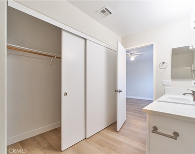 1286 Arctic Avenue - Photo Thumbnail 11
