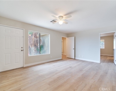 1286 Arctic Avenue - Photo Thumbnail 2