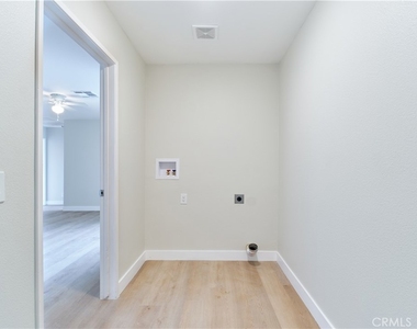1286 Arctic Avenue - Photo Thumbnail 24