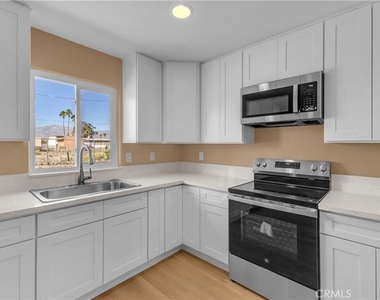 2867 Stardust Avenue - Photo Thumbnail 10