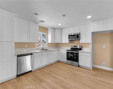 2867 Stardust Avenue - Photo Thumbnail 8