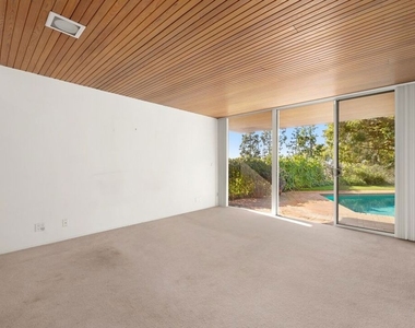 590 N Tigertail Road - Photo Thumbnail 6