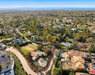 590 N Tigertail Road - Photo Thumbnail 15