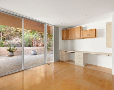 590 N Tigertail Road - Photo Thumbnail 8