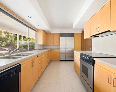 590 N Tigertail Road - Photo Thumbnail 5