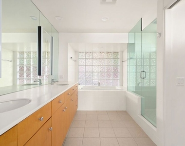 590 N Tigertail Road - Photo Thumbnail 7