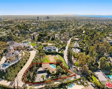 590 N Tigertail Road - Photo Thumbnail 14