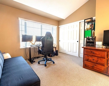 4600 Don Lorenzo Drive - Photo Thumbnail 12