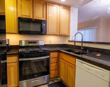 4600 Don Lorenzo Drive - Photo Thumbnail 8