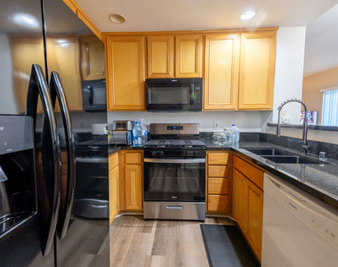 4600 Don Lorenzo Drive - Photo Thumbnail 7