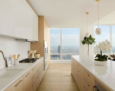 1000 W 8th Street - Photo Thumbnail 18