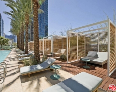 1000 W 8th Street - Photo Thumbnail 44