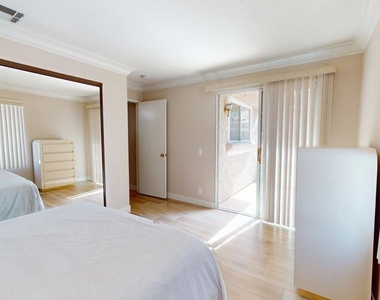 505 S Farrell Drive - Photo Thumbnail 11