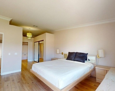 505 S Farrell Drive - Photo Thumbnail 16