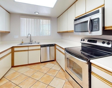 505 S Farrell Drive - Photo Thumbnail 3