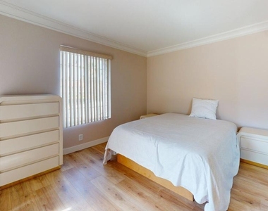 505 S Farrell Drive - Photo Thumbnail 10
