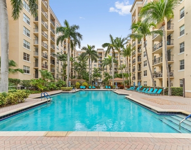 1803 N Flagler Drive - Photo Thumbnail 38