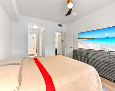 1803 N Flagler Drive - Photo Thumbnail 5