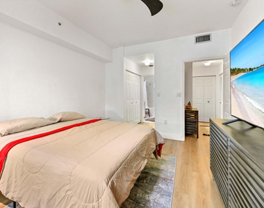 1803 N Flagler Drive - Photo Thumbnail 16