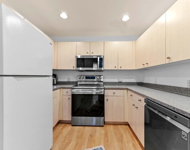 1803 N Flagler Drive - Photo Thumbnail 9