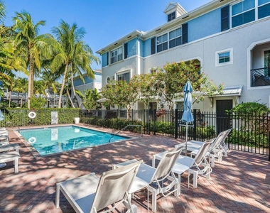 75 Atlantic Grove Way - Photo Thumbnail 2