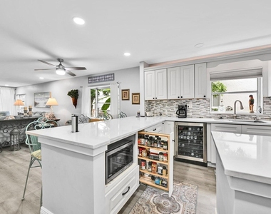5759 Phoenix Palm Court - Photo Thumbnail 8